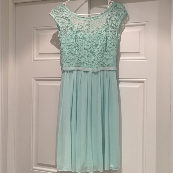 David's Bridal dress F17019 - Picture 2 of 3